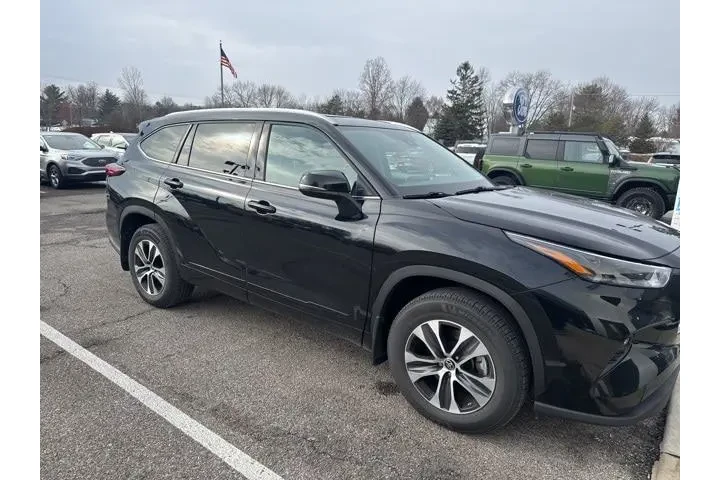 $33858 : Toyota Highlander 2022 AWD X image 2