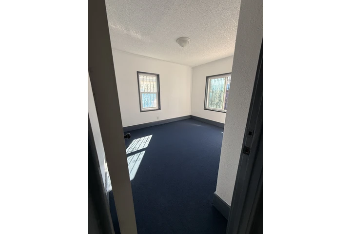 $2500 : Casa con estacionamiento image 6