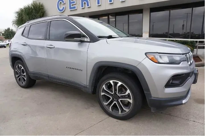 $24588 : Jeep Compass 2022 4x4 Limite image 1