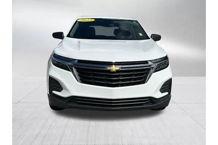 $18977 : Chevrolet Equinox 2023 LS 4d image 2