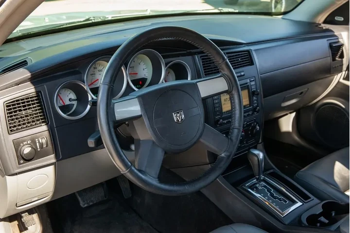 $12499 : 2005 Magnum SE image 10