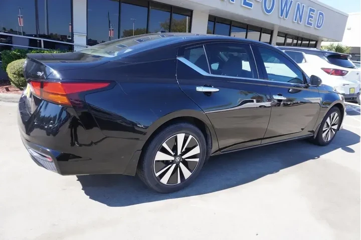 $18288 : Nissan Altima 2019 2.5 SV 4d image 7