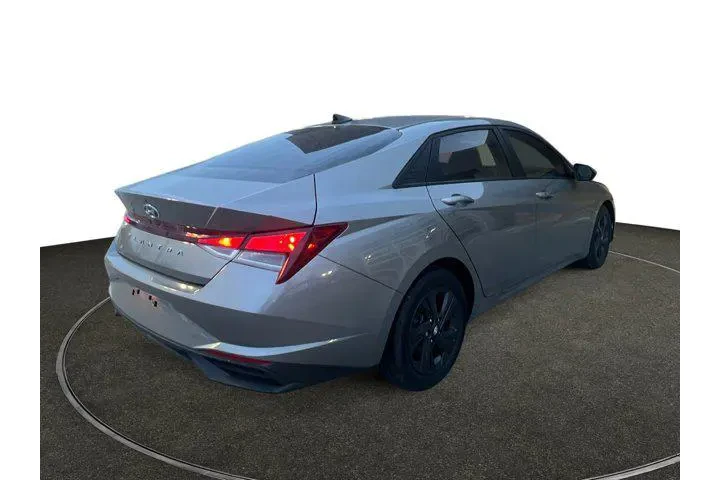 $18289 : Hyundai ELANTRA 2022 SEL 4dr image 5