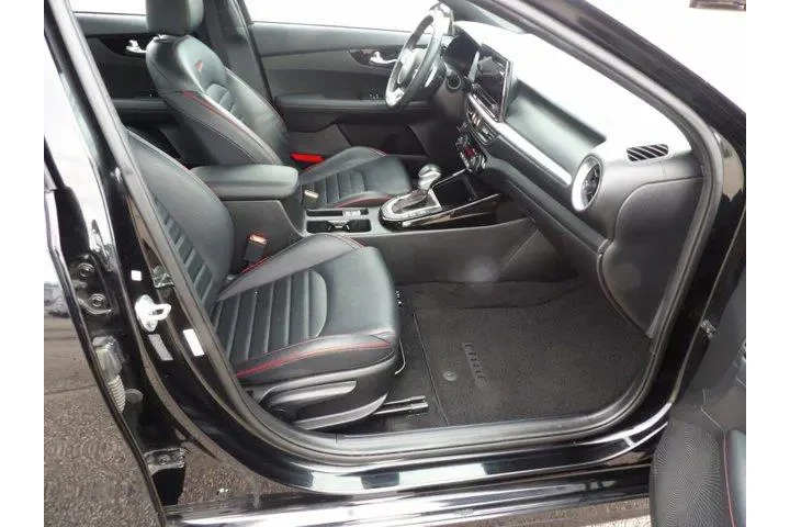 $19998 : Kia Forte 2023 GT 4dr Sedan image 5