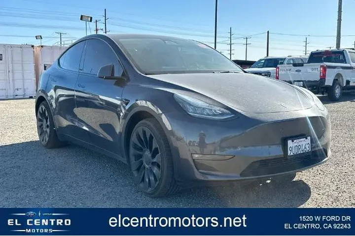 $27988 : Tesla Model Y 2022 AWD Long image 3
