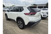 $21206 : Nissan Rogue 2022 SV 4dr Cro thumbnail