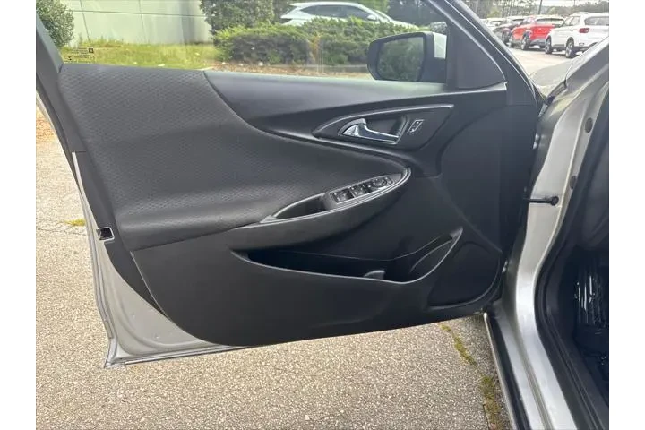 $11520 : Chevrolet Malibu 2020 LT 4dr image 10