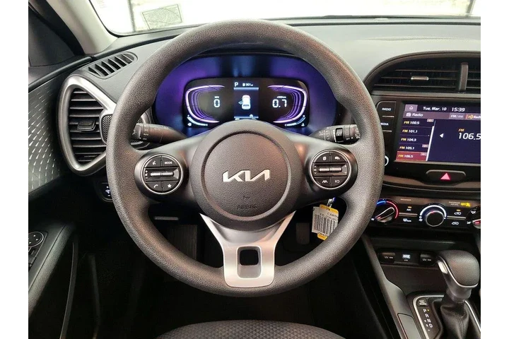 $16998 : Kia Soul 2024 LX 4dr Crossov image 10