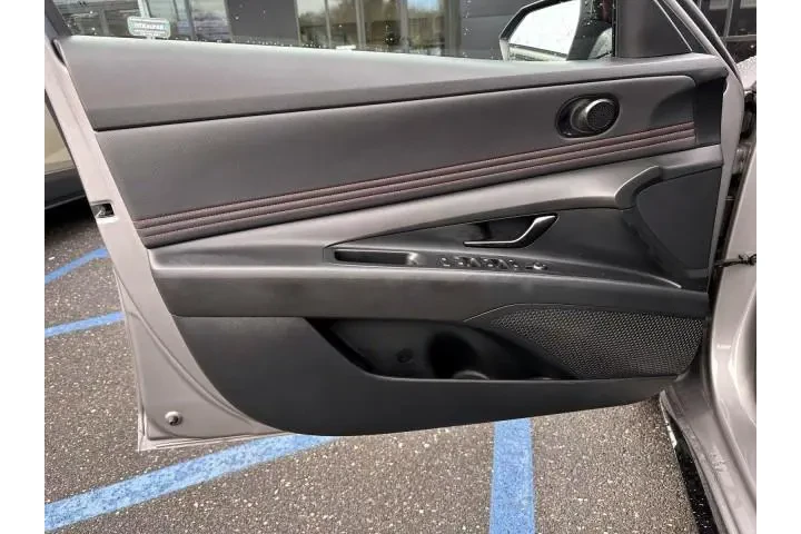 $22999 : Hyundai ELANTRA 2023 N Line image 8