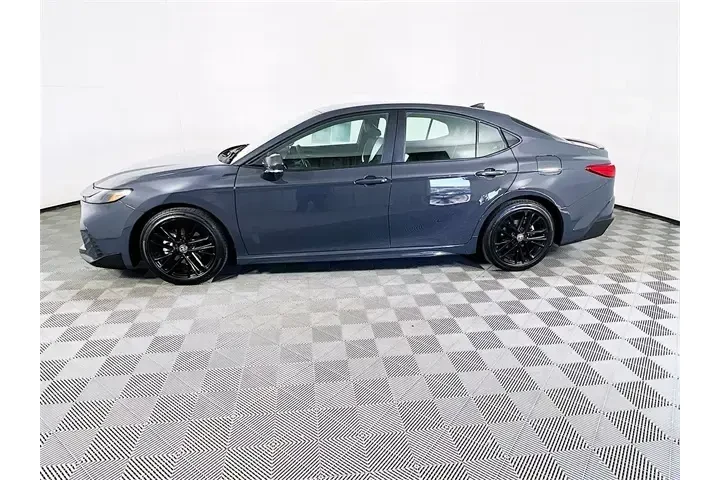 $31900 : Toyota Camry 2025 SE 4dr Sed image 4