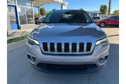 2019 Cherokee Latitude 4WD thumbnail