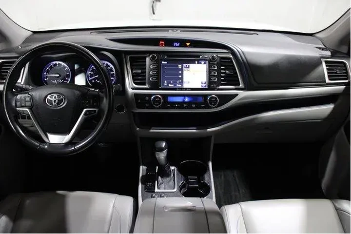 $24998 : Toyota Highlander 2018 AWD X image 2