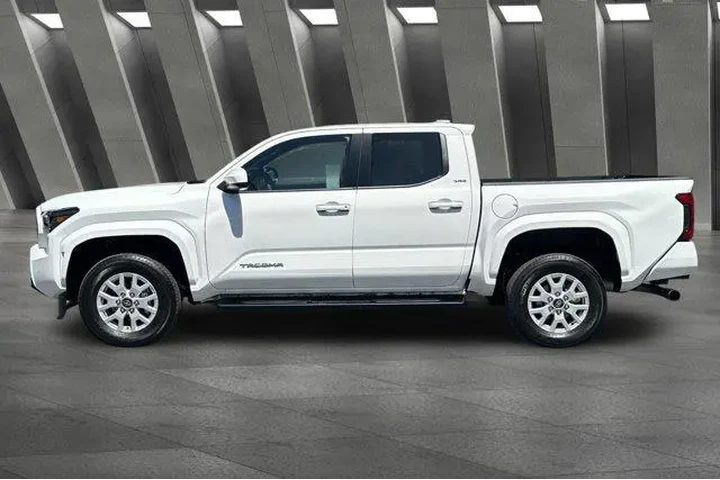$38700 : Toyota Tacoma 2025 4x4 SR5 4 image 10