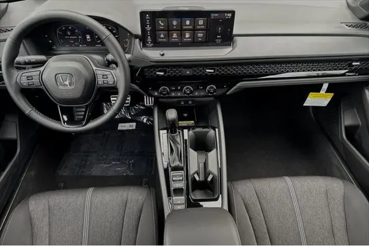 $32590 : Honda Accord Hybrid 2025 Spo image 10