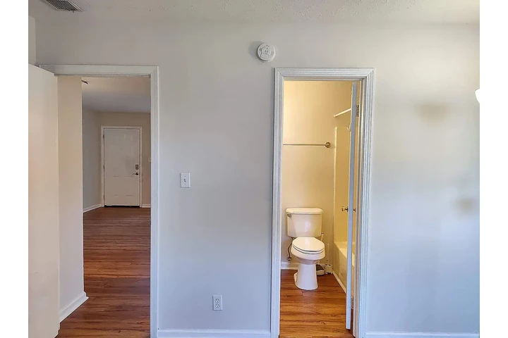 $900 : Wonderful 1 bed / 1 bath !! image 8