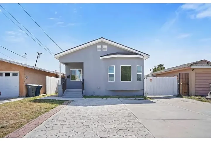 $2295 : This Spacious 3-bedroom ,1-bat image 1
