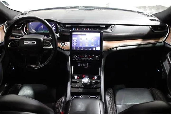 $29998 : Jeep Grand Cherokee 2022 4x4 image 2