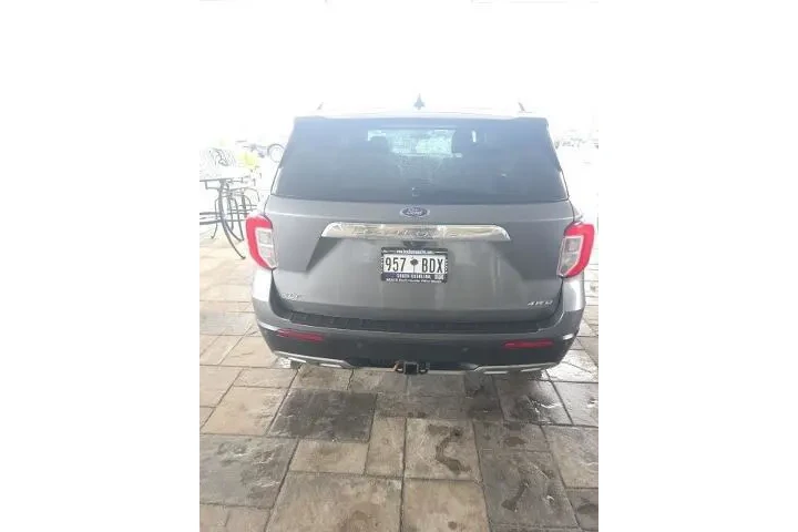 $28390 : Ford Explorer 2022 AWD XLT 4 image 4