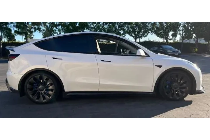 $28800 : Tesla Model Y 2022 AWD Long image 4