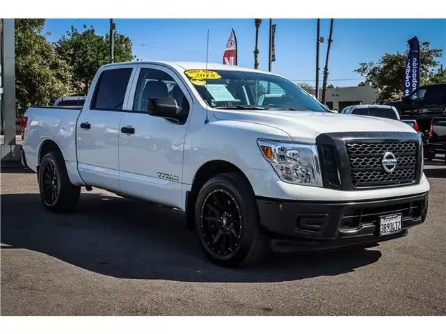 2018 Nissan Titan 714-757-1134 image 2