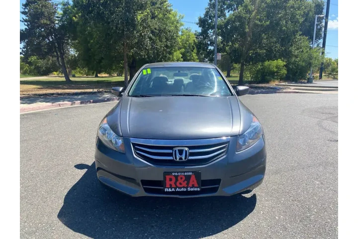 $9750 : 2011 Accord LX image 3