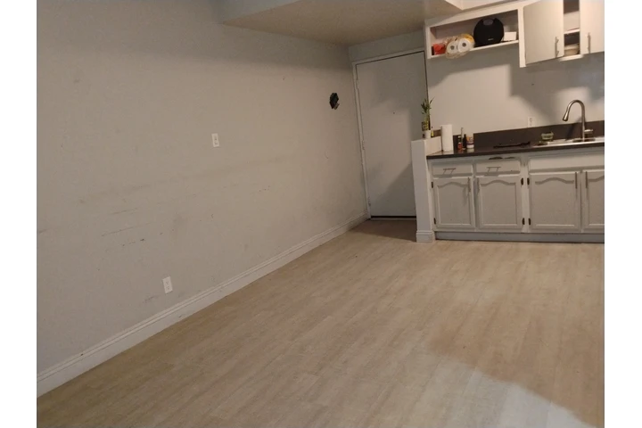 $1 : SE RENTA SALA AMPLIA image 4