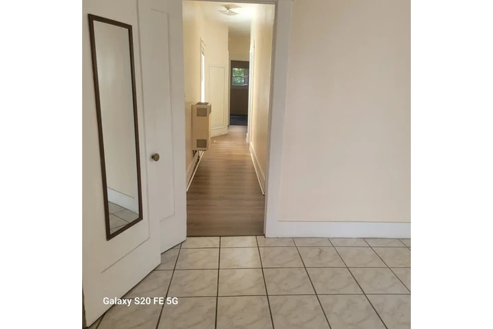$2800 : 3 bed Aparment image 7