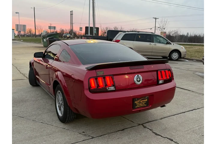 $6999 : 2005 Mustang V6 Deluxe Coupe image 5