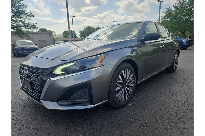 $18999 : Nissan Altima 2024 2.5 SV 4d image 4