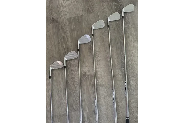 $400 : Golf Clubs image 4