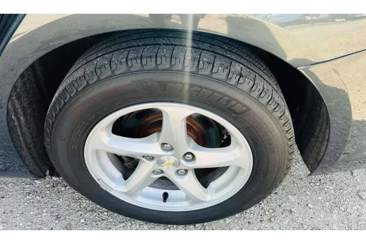 $7999 : 2018 Malibu LS image 8