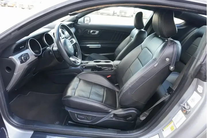 $25988 : Ford Mustang 2021 EcoBoost P image 7