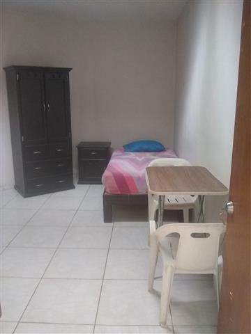 $2300 : SE RENTTA CUARTO AMUEBLADO image 2