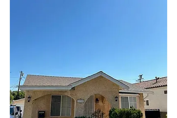 $3000 : 3bed available for rent image 2