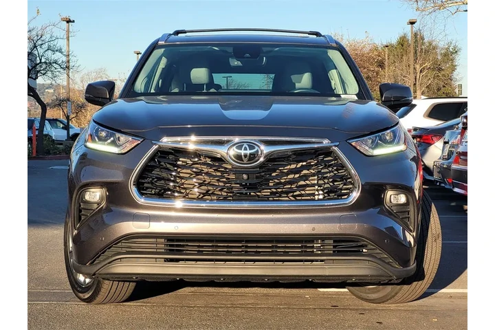 $35899 : Gold Certified2022 Highlander image 2