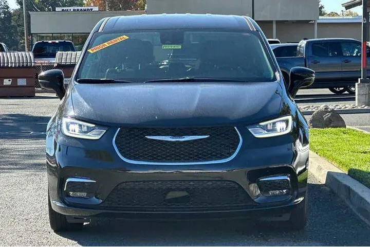 $27250 : Chrysler Pacifica 2024 Touri image 6