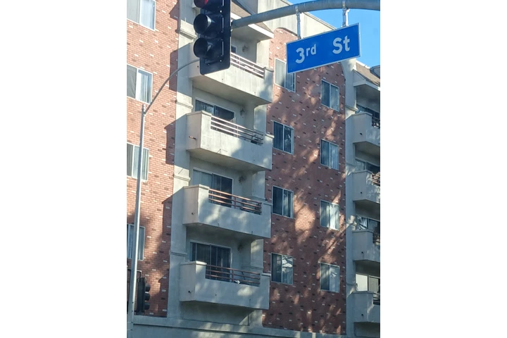 $950 : CUARTO EN RENTA LA VERMONT/3RD image 2