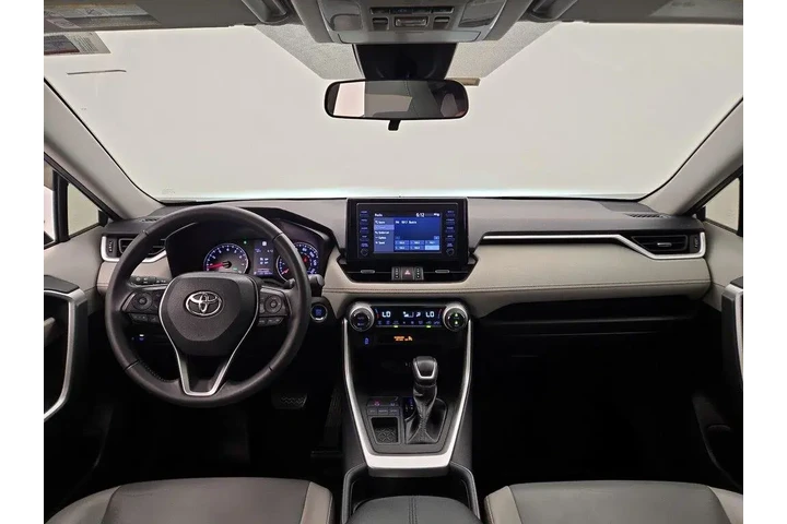 $23998 : Toyota RAV4 2019 XLE Premium image 9