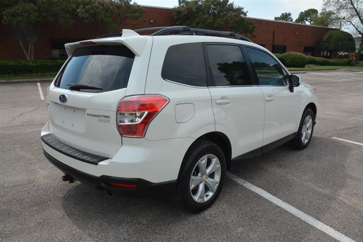 2016 Forester 2.5i Limited image 10