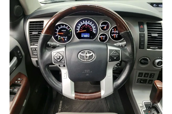 $39998 : Toyota Sequoia 2014 4x4 Plat image 10