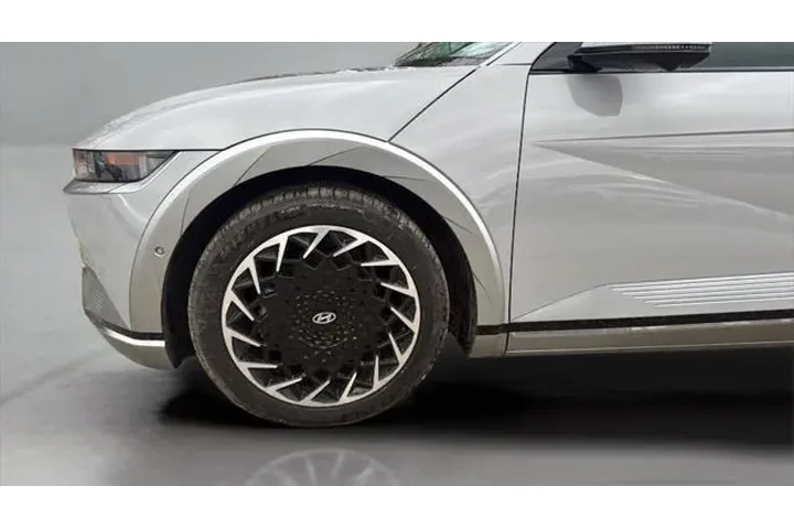 $26977 : Hyundai IONIQ 5 2024 AWD Lim image 9