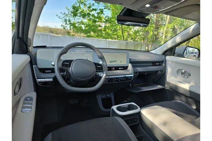 $29850 : Hyundai IONIQ 5 2024 AWD SEL image 4