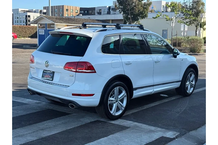 $16988 : 2014 Touareg R-Line image 6