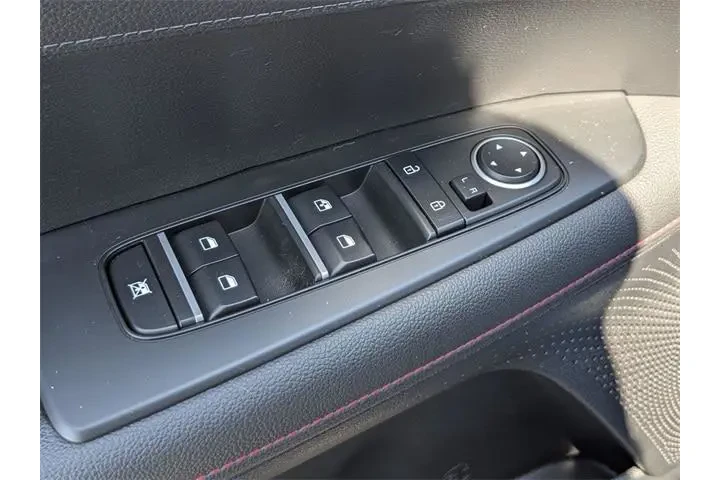 $18992 : Kia Forte 2023 GT 4dr Sedan image 10