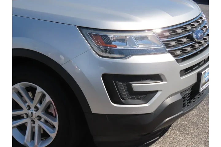 $13999 : Ford Explorer 2017 Base 4dr image 9