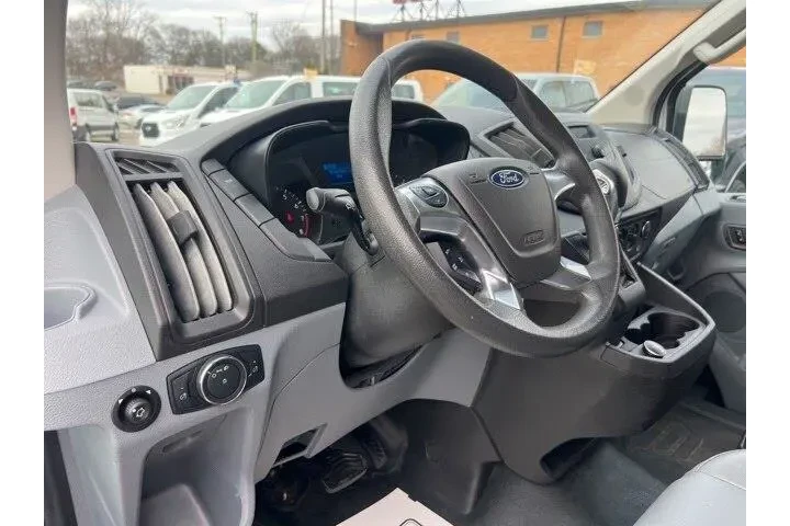 $17304 : Ford Transit 2018 250 3dr SW image 7