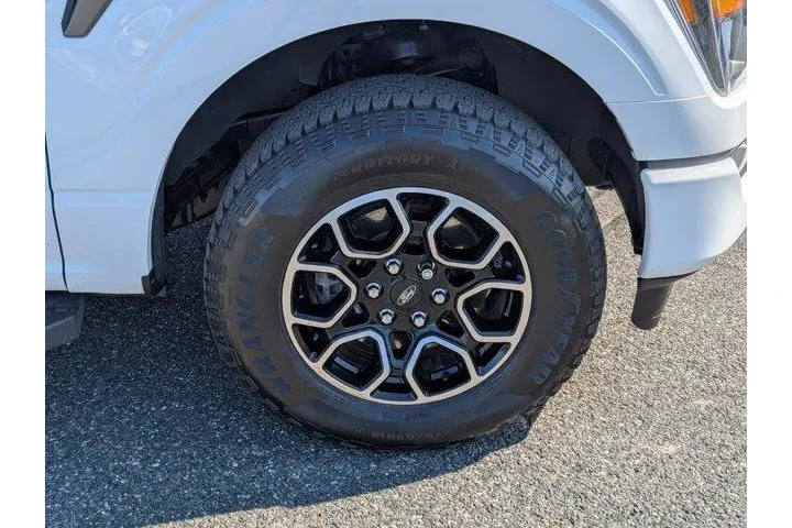 $39628 : Ford F-150 2023 4x4 XL 4dr S image 9