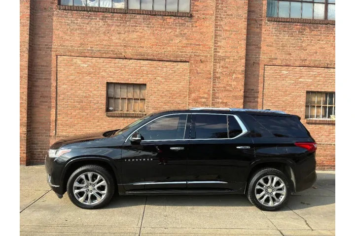$19925 : 2018 Traverse Premier image 4