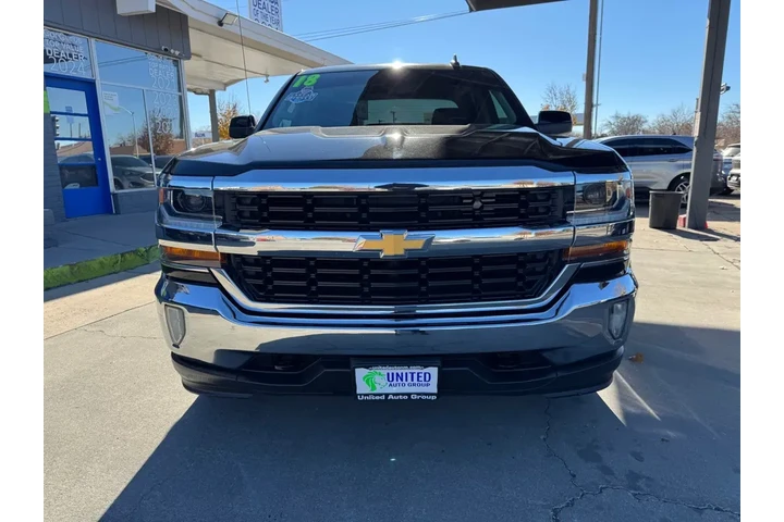2018 Silverado 1500 LT Crew C image 2