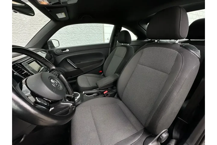 $17650 : Volkswagen Beetle 2018 2.0T image 5